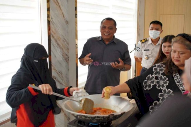 Kembangkan Produk Hasil Karya Warga Binaan, Rutan Marabahan Gelar Pelatihan Pembuatan Sambal Ikan Seluang