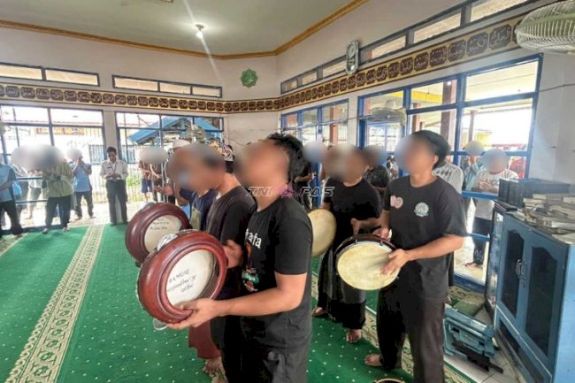 Belajar Rebana dan Lantunkan Syair, Warga Binaan Rutan Marabahan Berlatih Hadrah