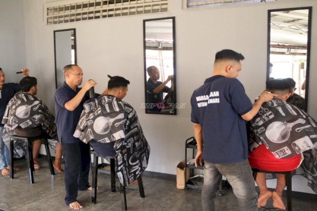 Asah Keterampilan, Rutan Pelaihari Dorong Warga Binaan Siap Mandiri lewat Pembinaan Barbershop