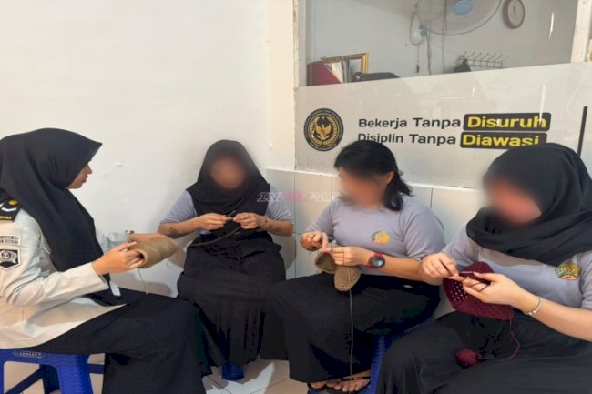 Lapas Mojokerto Dorong Kreativitas Warga Binaan Perempuan melalui Kegiatan Merajut