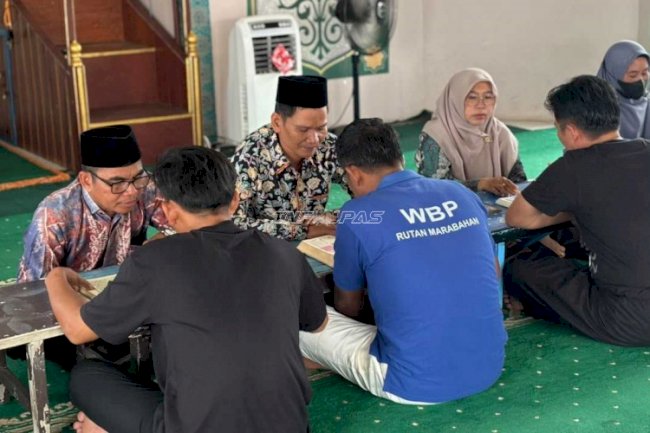 Warga Binaan Rutan Marabahan Tingkatkan Kemampuan Mengaji bersama Kemenag Kab. Batola