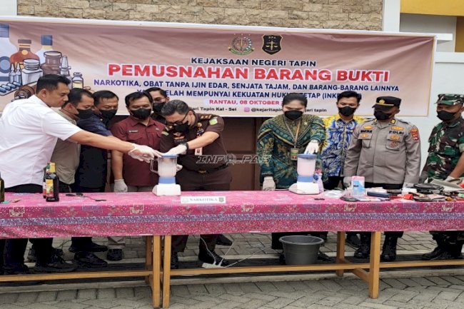 Rutan Rantau Perkuat Sinergi APH lewat Pemusnahan Barang Bukti Inkracht di Kejari Tapin