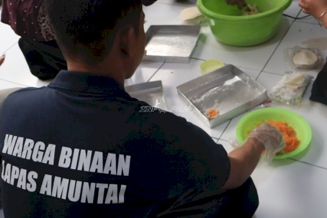 Warga Binaan Lapas Amuntai Olah Ayam Hasil Panen Jadi Dimsum Siap Santap