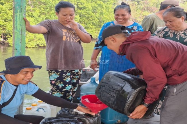 Lapas Geser dan Kantor Pos Berkolaborasi Tebarkan Manfaat Air Bersih di Pulau Seram Laut