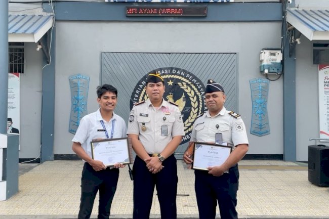 Rutan Ambon Anugerahkan Penghargaan Petugas Berprestasi dan Kenaikan Pangkat