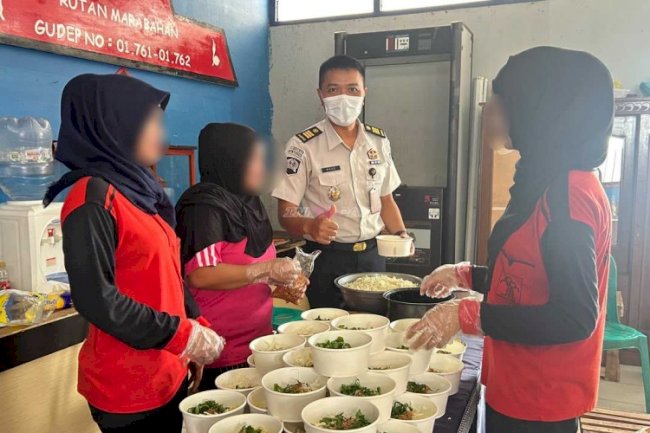 Kembangkan Keterampilan Tata Boga, Rutan Marabahan Latih Warga Binaan melalui Pembuatan Bakso