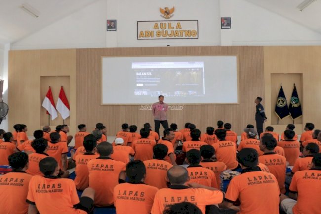 Hiburan Sederhana Makna Istimewa, Lapas Pemuda Madiun Hadirkan Nobar Nyaman bagi Warga Binaan