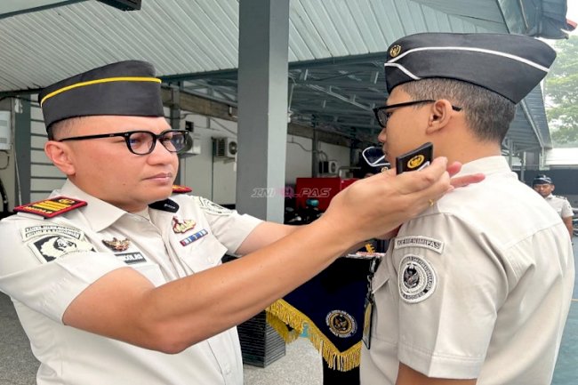 Sematkan Tanda Pangkat Baru Petugas, Karutan Kandangan Tegaskan Disiplin dan Integritas Kerja