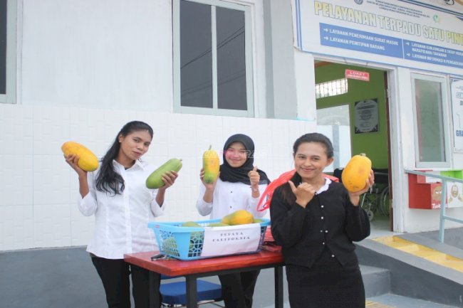Buka Booth di Area PTSP, Lapas Piru Jual Hasil Panen Warga Binaan