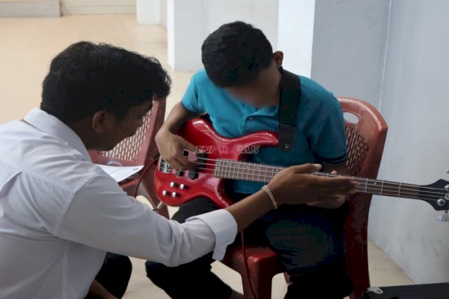 LPKA Ambon Kembangkan Bakat Anak Binaan melalui Pelatihan Keyboard dan Bass