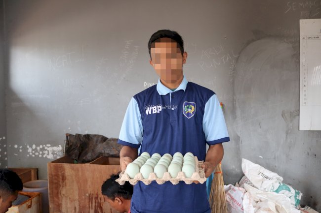 Produksi 240 Butir Telur Asin, Capaian Kemandirian Lapas Batulicin Kian Beragam