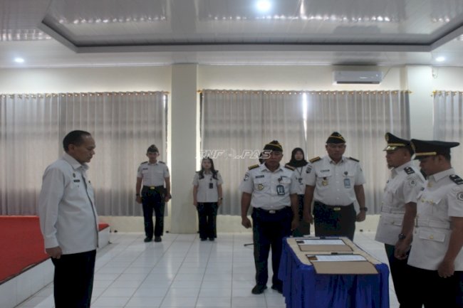 Lantik Dua Pejabat Nonmanajerial, Kakanwil Ditjenpas Sultra Tekankan Profesionalitas dan Peningkatan Kompetensi