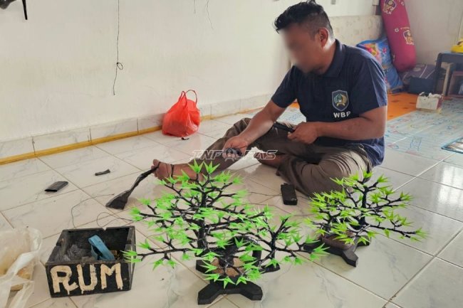 Warga Binaan Lapas Pangkalpinang Olah Plastik Bekas dan Spunbond Jadi Bonsai