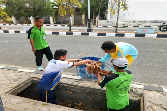 Sentuhan Kemanusiaan, Lapas Tual Salurkan Bansos dan Bersihkan Fasilitas Umum