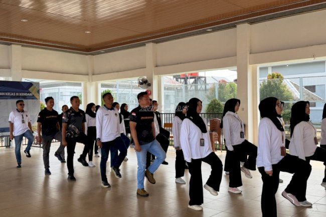 Tingkatkan Disiplin dan Kekompakan, Lapas Perempuan Kendari Gelar Latihan Keterampilan Baris-Berbaris