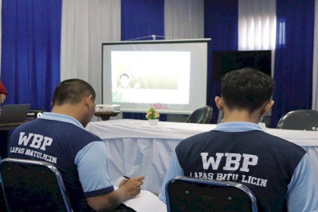 Belajar PPKn dan Bahasa Indonesia, Warga Binaan Lapas Batulicin Lanjutkan Pembelajaran Paket C