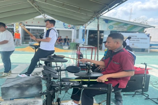 Bamega Band Lapas Kotabaru Tampilkan Kreativitas Musik pada Layanan Kunjungan