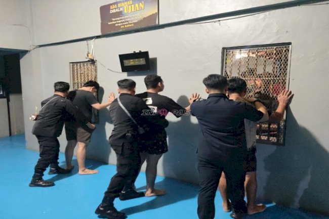 Cegah Gangguan Kamtib, Lapas Narkotika Pangkalpinang Razia Kamar Hunian Warga Binaan