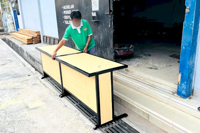 Bengkel Kerja Lapas Luwuk Hasilkan Meja Kantor dan Gerobak UMKM