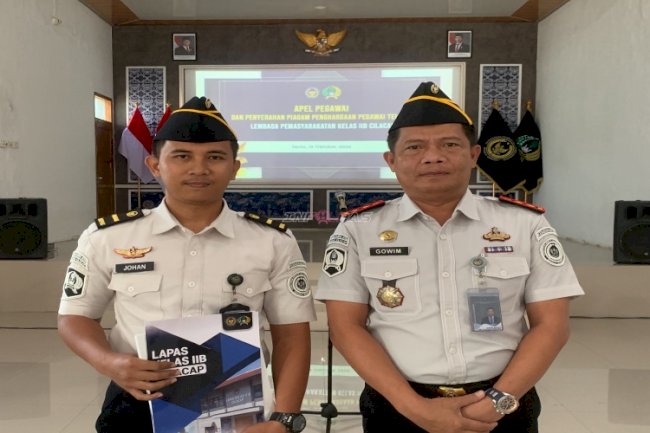 Apresiasi Kinerja, Kalapas Cilacap Serahkan Penghargaan Petugas Teladan Triwulan III