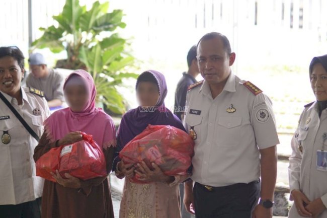 Lewat Bansos, Lapas Pangkalpinang Wujudkan Kepedulian Sosial bagi Keluarga Warga Binaan