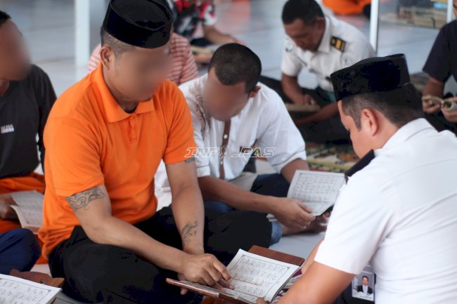 Rutan Majene Bimbing Warga Binaan Belajar Membaca Al-Qur’an melalui Kelas Iqra