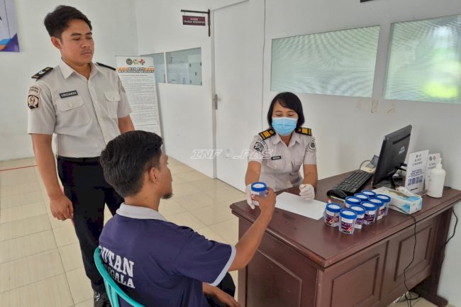 Deteksi Dini Narkoba, Rutan Donggala Tes Urine Acak 15 Warga Binaan