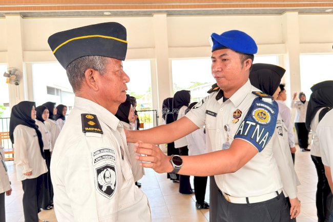 Periksa Atribut Kedinasan, Lapas Perempuan Kendari Perkuat Kedisiplinan Pegawai
