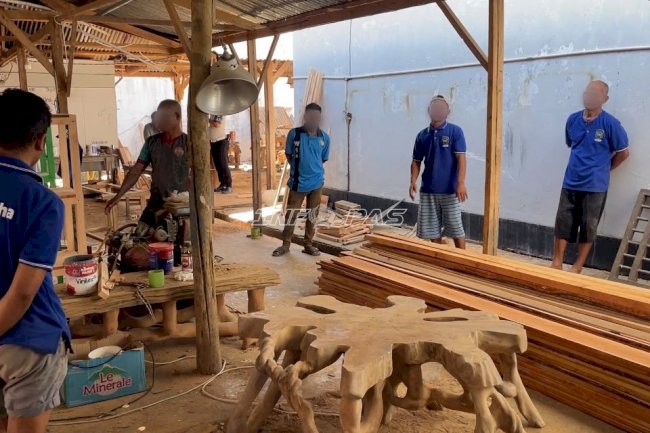 Rutan Raha Bekali Warga Binaan Keterampilan Mebel untuk Kemandirian