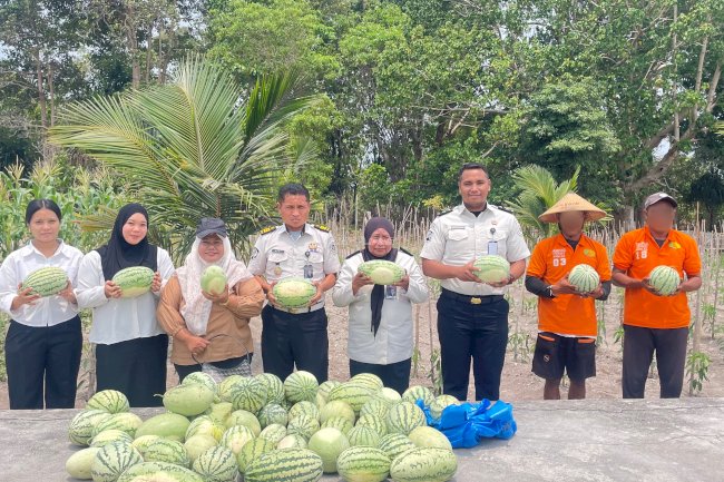 Dukung Program MBG, Lapas Namlea Pasok 300 Kg Semangka ke SPPG Waplau
