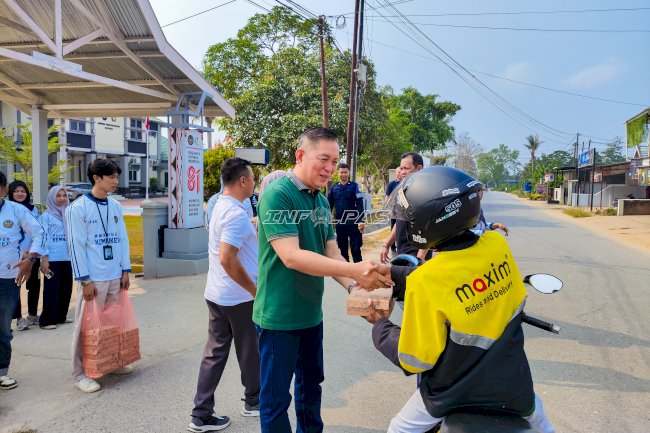Jumat Berkah, Lapas Kendari Bagikan 20 Paket Makanan kepada Masyarakat