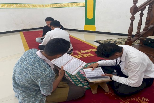 Lapas Bandanaira Libatkan Peserta Magang dalam Pembimbingan Warga Binaan Belajar Al-Qur'an