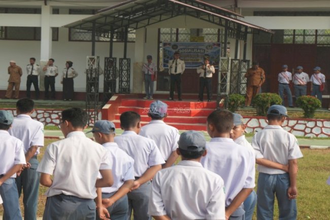 Bapas Kendari Sosialisasikan UU SPPA dan Kenakalan Remaja di SMK Negeri 2 Kendari