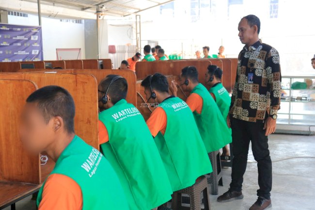 Akhir Pekan Jadi Momen Paling Dinanti, Warga Binaan Lapas Pemuda Madiun Padati Wartelsuspas untuk Hubungi Keluarga