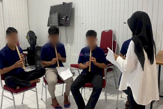 Lantunan Suling di Balik Jeruji, Rutan Majene Hadirkan Pembinaan Seni bagi Warga Binaan