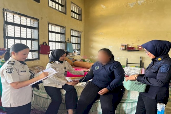 Tim Medis Lapas Perempuan Kendari Jemput Bola, Lakukan Pemeriksaan Kesehatan Keliling Blok Hunian