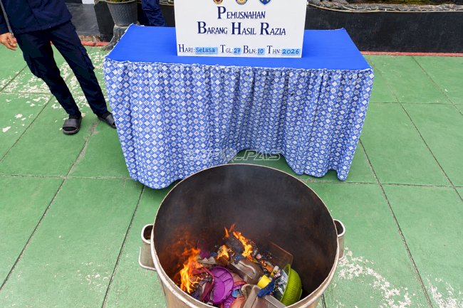 Rutan Rantau Gelar Razia dan Musnahkan Barang Bukti Hasil Penggeledahan