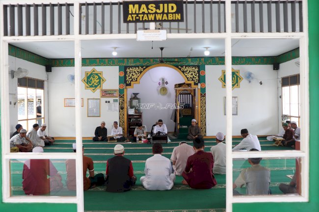 Lapas Tanjung Ajak Warga Binaan Tingkatkan Kualitas Ibadah melalui Ceramah Agama