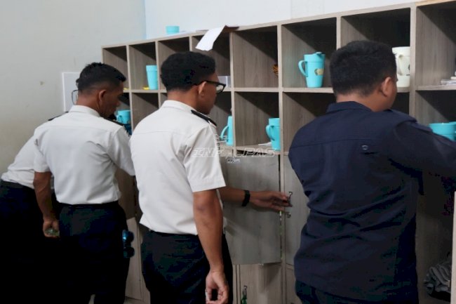 Jaga Lingkungan Tetap Aman, LPKA Ambon Laksanakan Razia Wisma