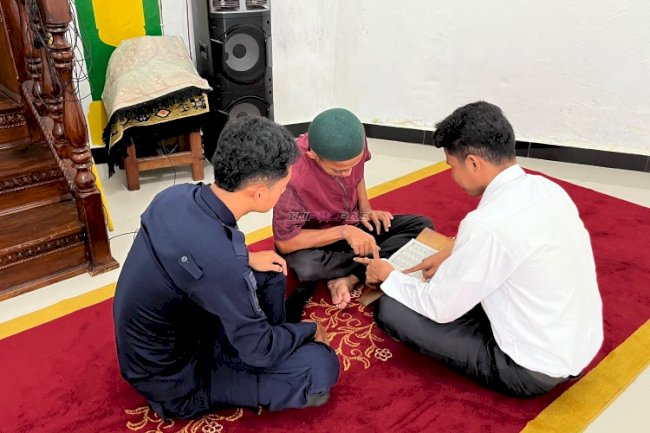 Tumbuhkan Semangat Belajar, Lapas Bandanaira Dampingi Warga Binaan Belajar Iqra