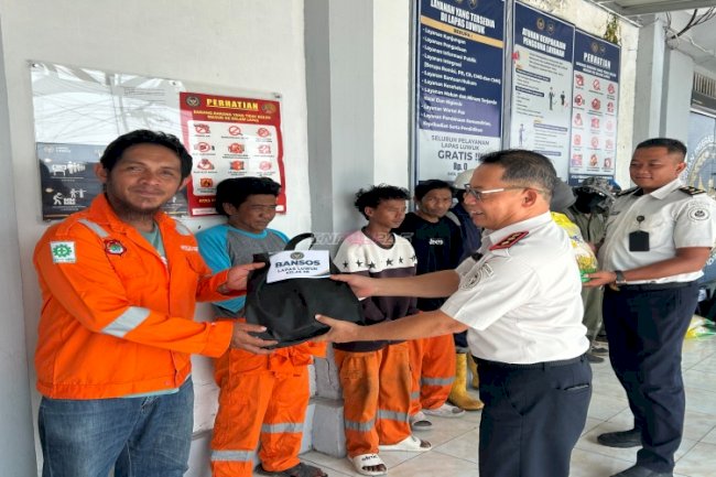 Lapas Luwuk Salurkan Paket Sembako, Hadirkan Sayuran Hasil Pembinaan Warga Binaan untuk Bantu Masyarakat