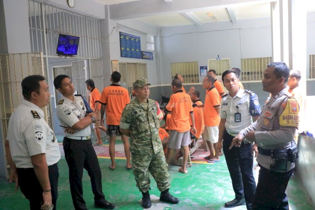 Tilik Sambang TNI-Polri, Lapas Pemuda Madiun Perkuat Sinergi Pengamanan