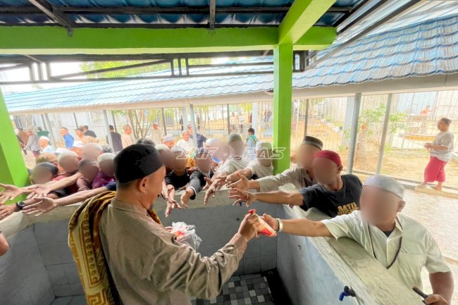 Dari Hal Sederhana Hadirkan Bahagia, Lapas Narkotika Karang Intan Gelar Jumat Berkah